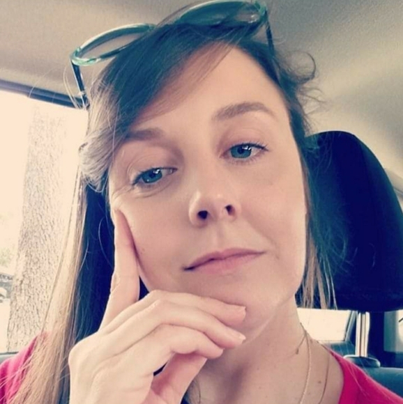 Meet your Posher, Emily - Picture 5 of 5